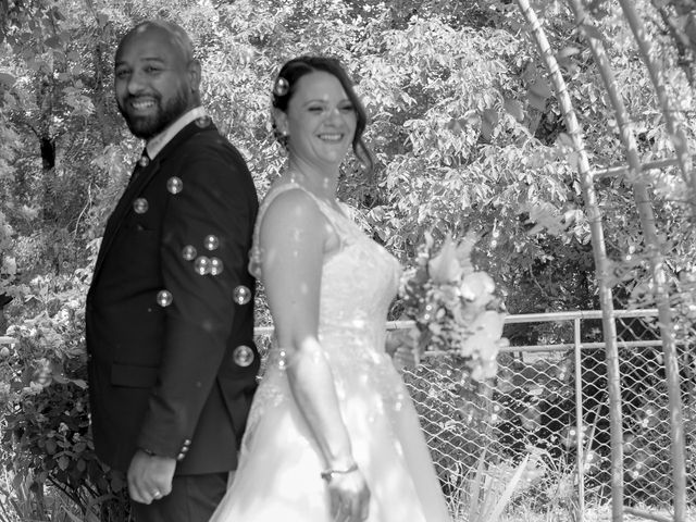 Le mariage de Yohann et Séverine à Saint-Quentin-Fallavier, Isère 30
