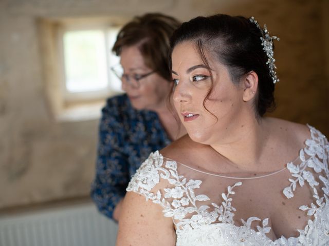 Le mariage de Thomas et Laetitia à Saint-Vincent-de-Pertignas, Gironde 7