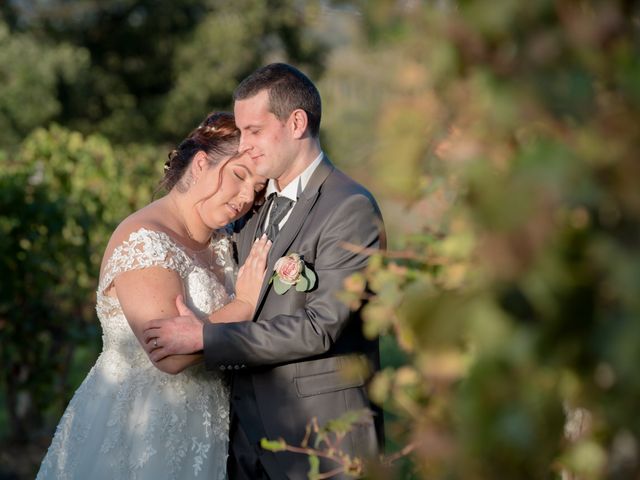 Le mariage de Thomas et Laetitia à Saint-Vincent-de-Pertignas, Gironde 34