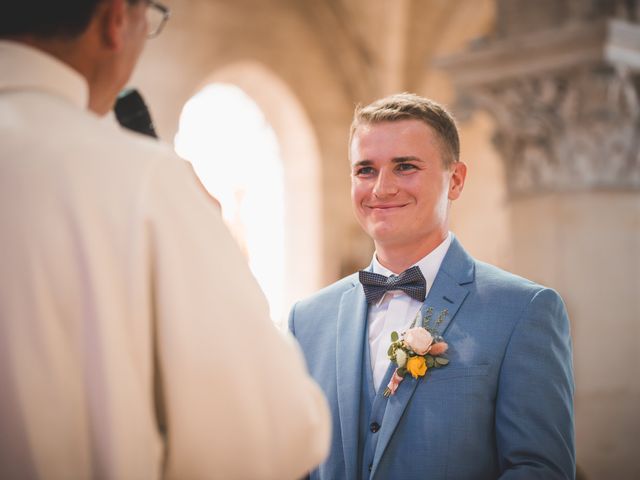 Le mariage de Aymeric et Laurine à Saint-Jean-d'Angély, Charente Maritime 25