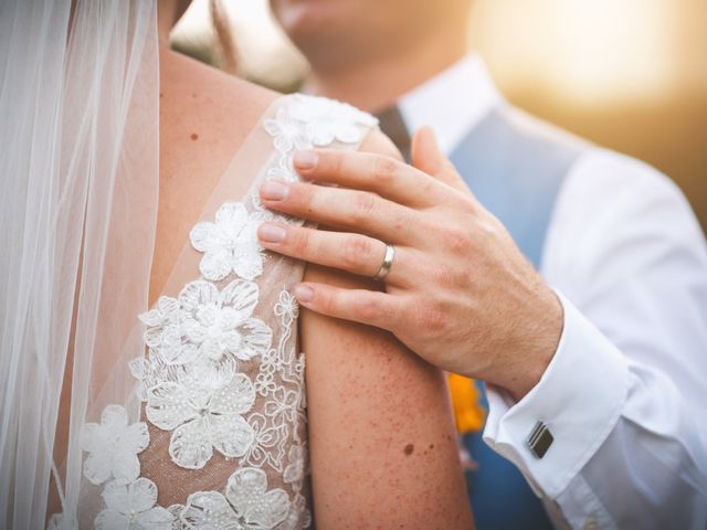 Le mariage de Aymeric et Laurine à Saint-Jean-d'Angély, Charente Maritime 43