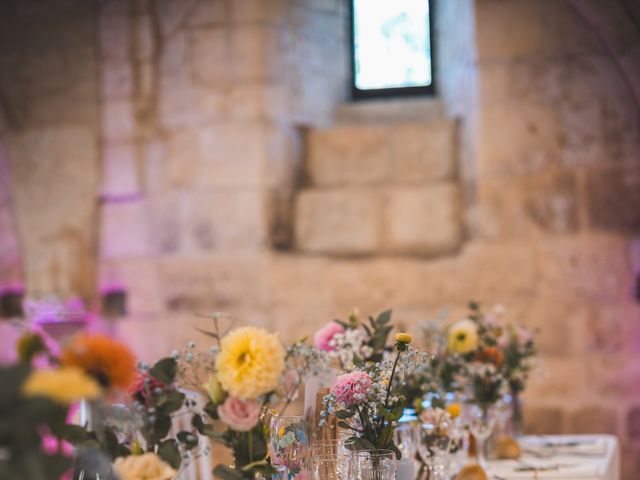 Le mariage de Aymeric et Laurine à Saint-Jean-d'Angély, Charente Maritime 54