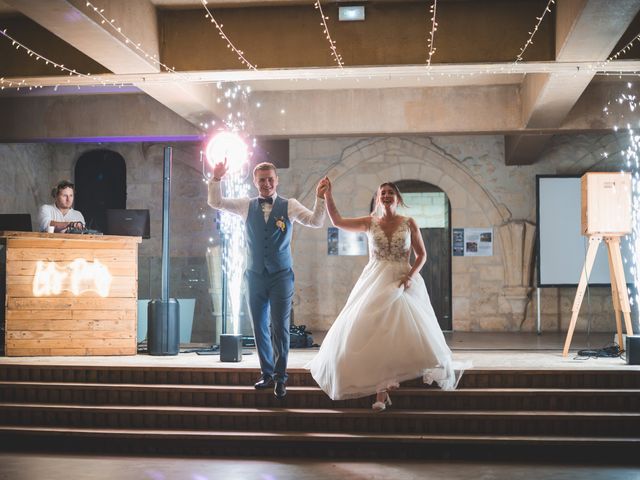 Le mariage de Aymeric et Laurine à Saint-Jean-d'Angély, Charente Maritime 56