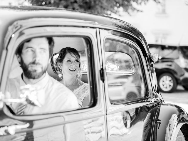 Le mariage de Damien et Bérengère à Saint-Alban-de-Montbel, Savoie 9