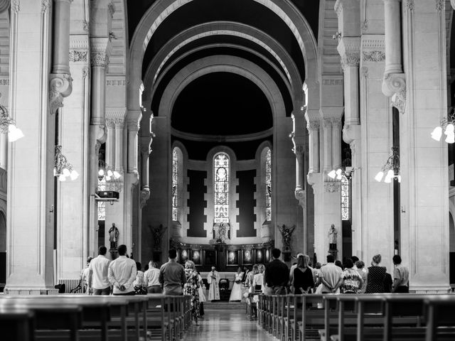 Le mariage de Damien et Bérengère à Saint-Alban-de-Montbel, Savoie 11