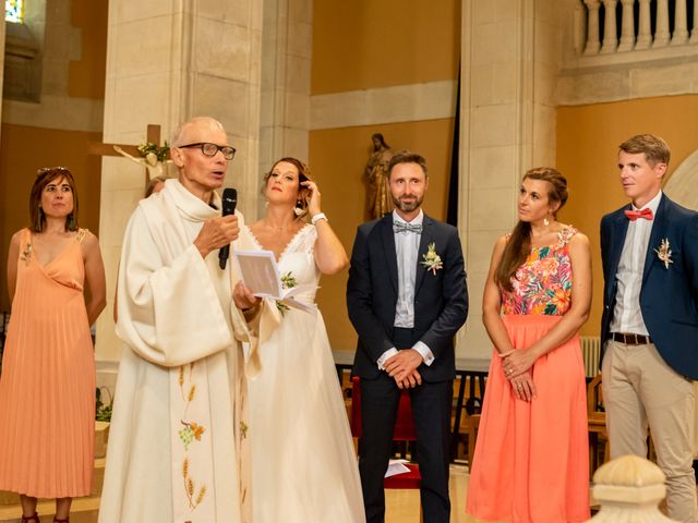 Le mariage de Damien et Bérengère à Saint-Alban-de-Montbel, Savoie 13