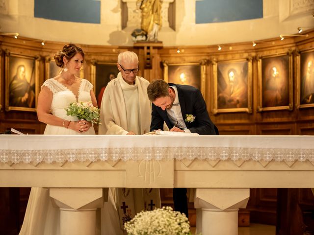 Le mariage de Damien et Bérengère à Saint-Alban-de-Montbel, Savoie 20