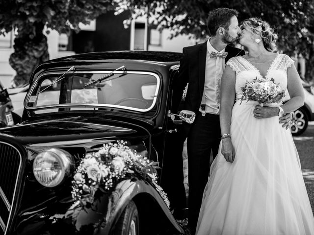 Le mariage de Damien et Bérengère à Saint-Alban-de-Montbel, Savoie 27