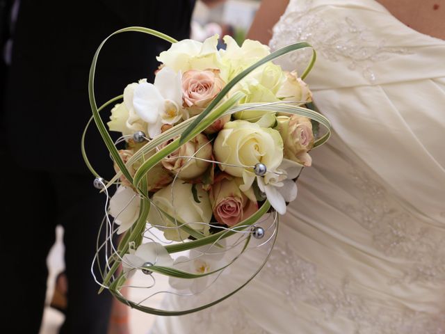 Le mariage de Julie et Vincent à Cormontreuil, Marne 9