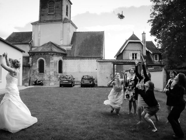 Le mariage de Julie et Vincent à Cormontreuil, Marne 31