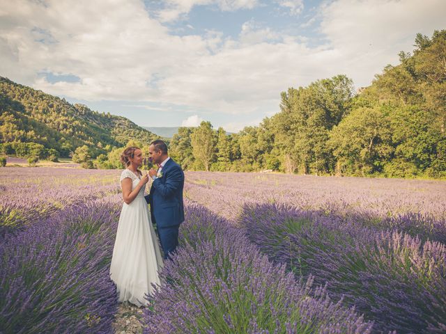 Le mariage de Bernard et Cyrielle à Nyons, Drôme 16