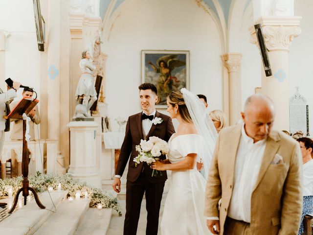 Le mariage de Adrien et Marie à Beauregard-Baret, Drôme 56