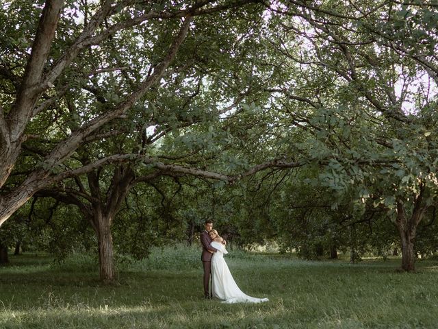 Le mariage de Adrien et Marie à Beauregard-Baret, Drôme 89