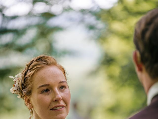 Le mariage de Sander et Lot à Ayen, Corrèze 14