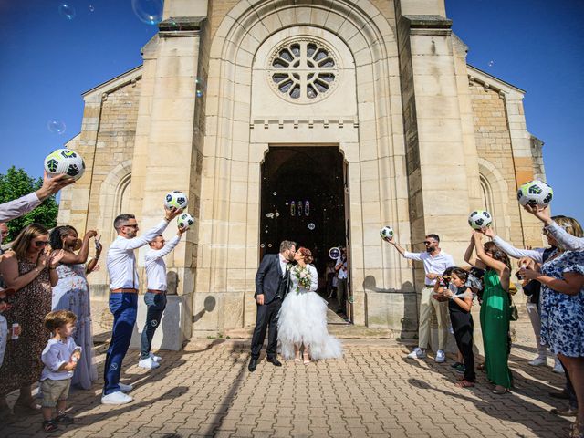 Le mariage de Bastien et Charlène à Villié-Morgon, Rhône 16