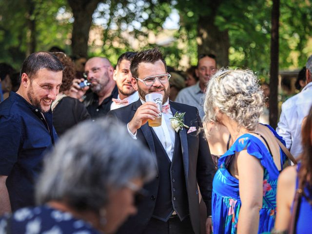 Le mariage de Bastien et Charlène à Villié-Morgon, Rhône 31