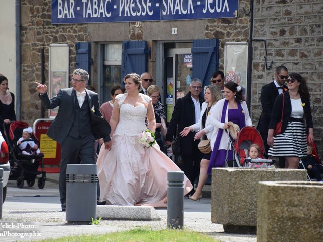 Le mariage de Romain et Coralie à Créhen, Côtes d&apos;Armor 32