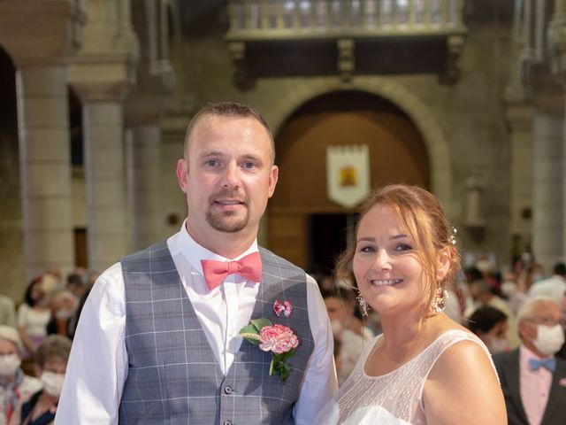 Le mariage de Pascal et Sandrine à Lapalisse, Allier 18