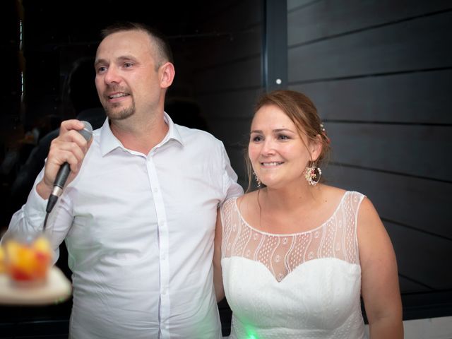 Le mariage de Pascal et Sandrine à Lapalisse, Allier 23