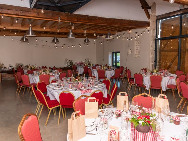 Le mariage de Pascal et Sandrine à Lapalisse, Allier 26