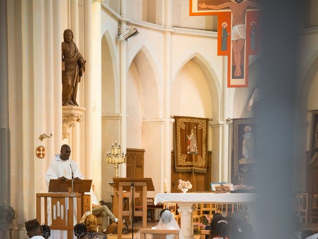 Le mariage de Traoré et Camille à Châteaubourg, Ardèche 5