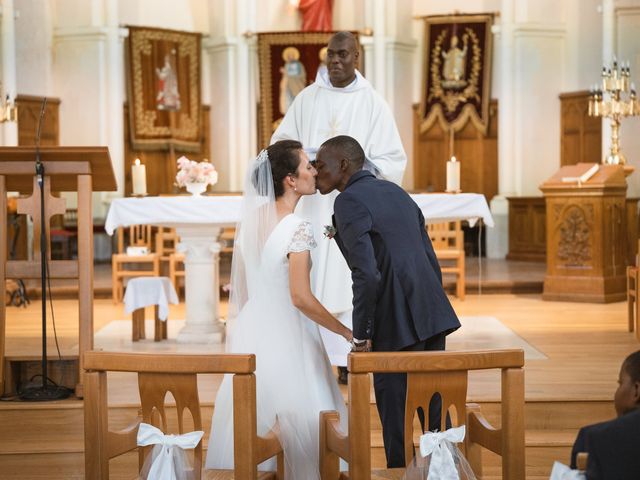 Le mariage de Traoré et Camille à Châteaubourg, Ardèche 1