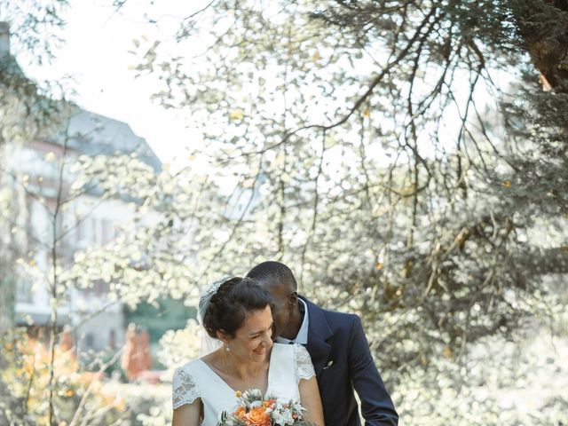 Le mariage de Traoré et Camille à Châteaubourg, Ardèche 13