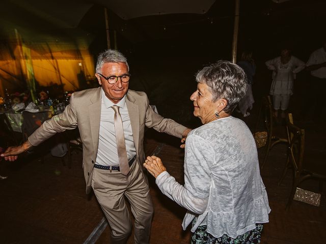 Le mariage de Alexandre et Johanne à Montrieux-en-Sologne, Loir-et-Cher 74