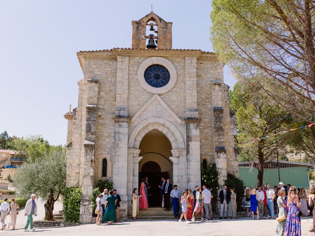 Le mariage de Hippolyte et Zoé à Nyons, Drôme 33