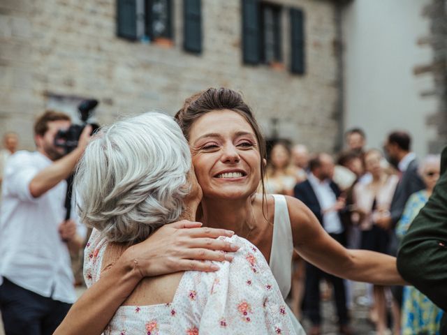 Le mariage de Karim et Eva à Nasbinals, Lozère 7