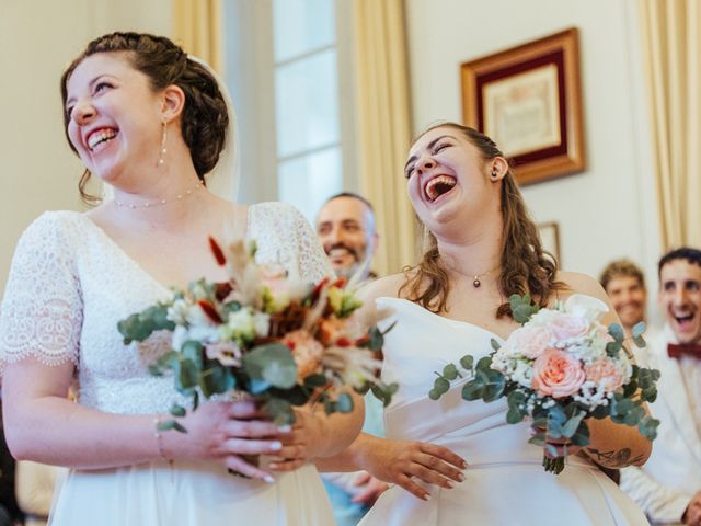 Le mariage de Marine et Léa à Berrie, Vienne 16