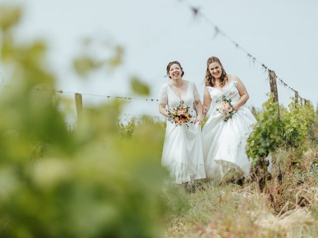 Le mariage de Marine et Léa à Berrie, Vienne 23