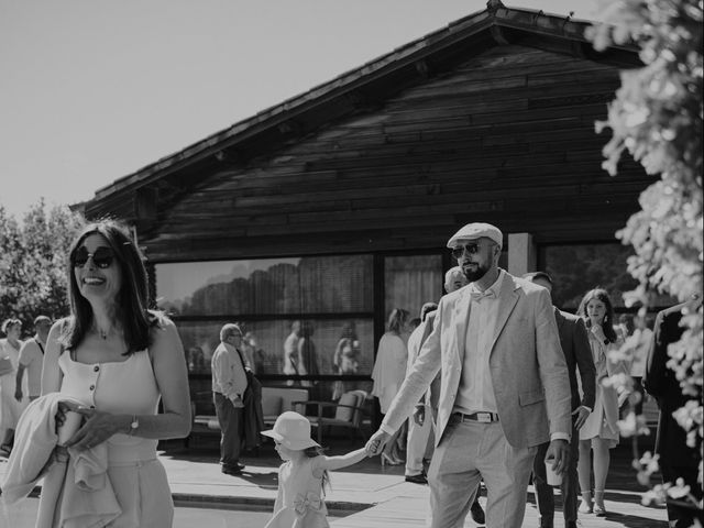 Le mariage de Romain et Laura à Laudun-l'Ardoise, Gard 28