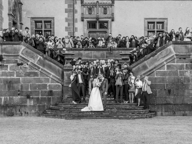 Le mariage de Jérémie et Michaela à Mozac, Puy-de-Dôme 24