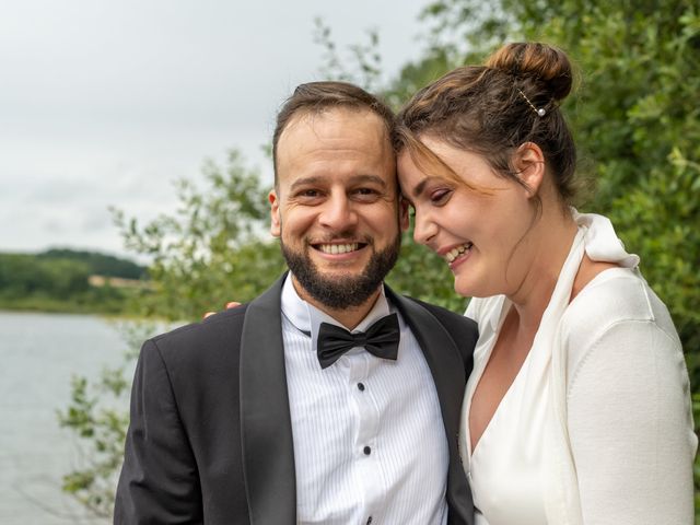 Le mariage de Marie et Hamdi à Salles-Curan, Aveyron 10