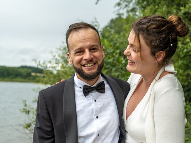 Le mariage de Marie et Hamdi à Salles-Curan, Aveyron 14