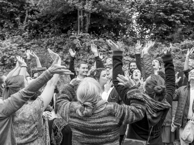 Le mariage de Marie et Hamdi à Salles-Curan, Aveyron 24