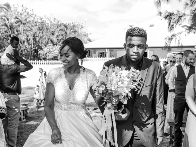 Le mariage de Gabriel et Nadjati à Saint-Pierre, La Réunion 40