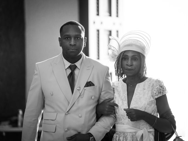 Le mariage de Melinda et Maverick à Paris, Paris 8