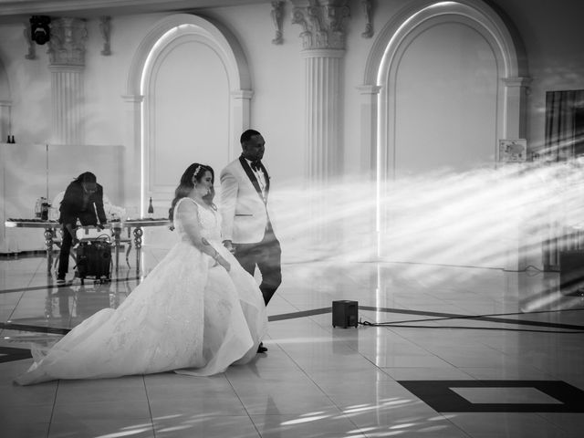 Le mariage de Melinda et Maverick à Paris, Paris 21