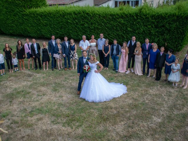 Le mariage de Marine et Valentin à Giffaumont-Champaubert, Marne 15