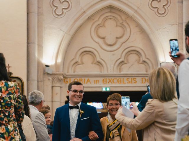 Le mariage de Alexis et Laura à Riotord, Haute-Loire 56