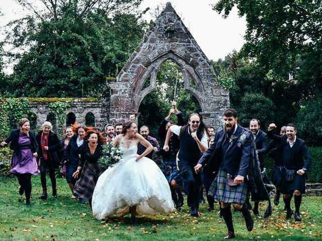 Le mariage de Anthony et Laura à Plouha, Côtes d&apos;Armor 2
