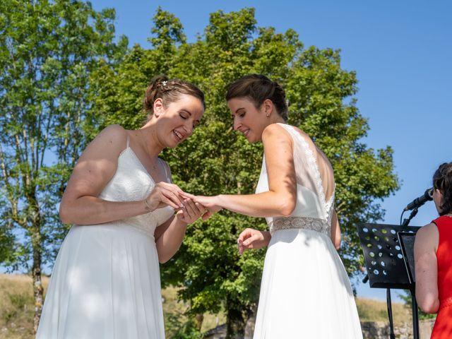 Le mariage de Céline et Isabelle à Sévérac-le-Château, Aveyron 24