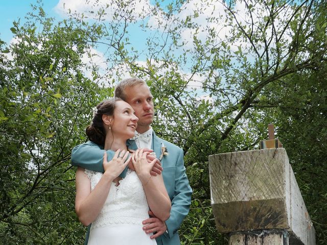 Le mariage de Bastien et Élisa à Montaigu, Vendée 19