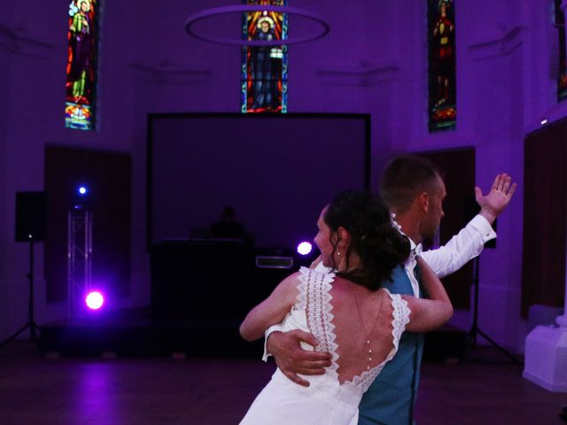 Le mariage de Bastien et Élisa à Montaigu, Vendée 24