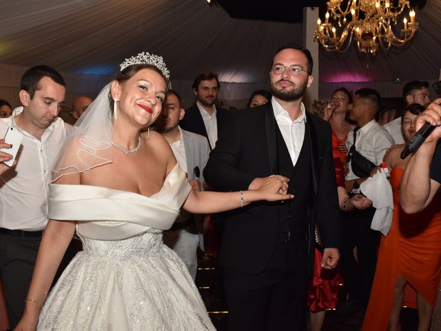 Le mariage de Loic et Karen à Le Coudray-Montceaux, Essonne 63