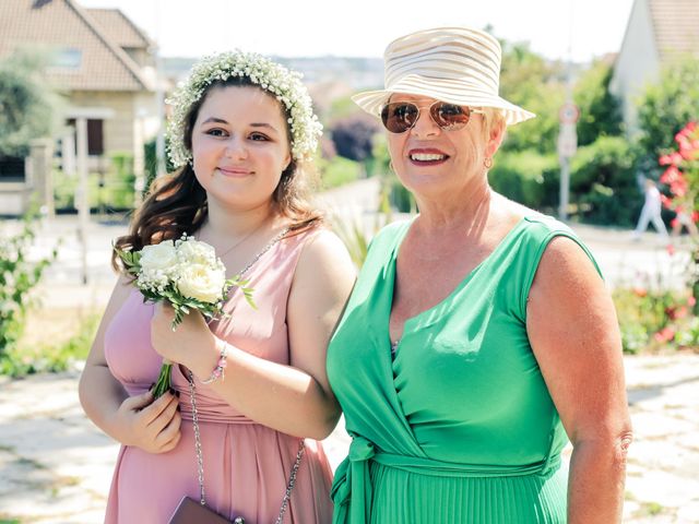 Le mariage de Jérémy et Élodie à La Chapelle-Réanville, Eure 56