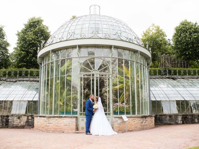 Le mariage de David et Martine à Octeville, Manche 20