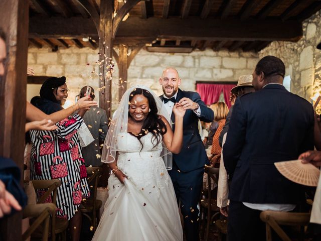 Le mariage de Alexandre et Gaëlla à Saint-Léon-sur-l&apos;Isle, Dordogne 15